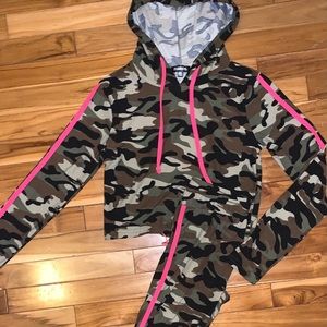 Camouflage and pink ari set